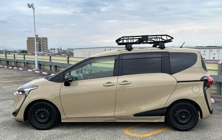 Toyota Sienta II, 2021 год, 1 003 000 рублей, 31 фотография
