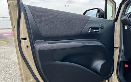 Toyota Sienta II, 2021 год, 1 003 000 рублей, 29 фотография