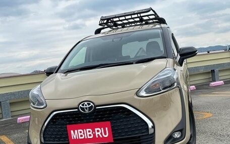 Toyota Sienta II, 2021 год, 1 003 000 рублей, 30 фотография