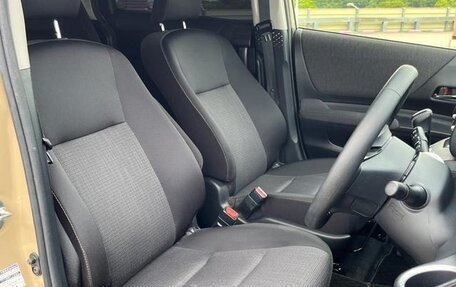 Toyota Sienta II, 2021 год, 1 003 000 рублей, 40 фотография