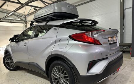 Toyota C-HR I рестайлинг, 2017 год, 2 000 000 рублей, 2 фотография