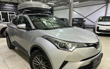 Toyota C-HR I рестайлинг, 2017 год, 2 000 000 рублей, 5 фотография