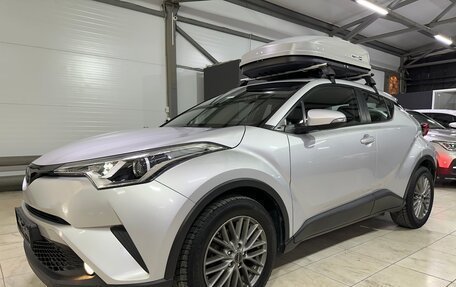 Toyota C-HR I рестайлинг, 2017 год, 2 000 000 рублей, 11 фотография