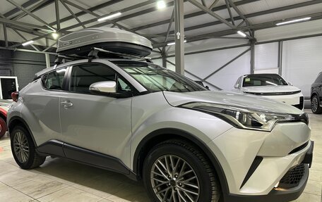 Toyota C-HR I рестайлинг, 2017 год, 2 000 000 рублей, 9 фотография
