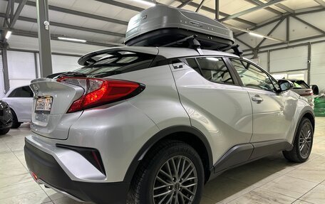 Toyota C-HR I рестайлинг, 2017 год, 2 000 000 рублей, 16 фотография