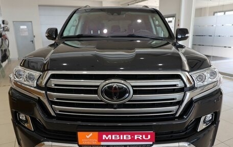 Toyota Land Cruiser 200, 2017 год, 8 300 000 рублей, 2 фотография