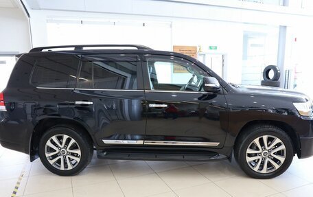 Toyota Land Cruiser 200, 2017 год, 8 300 000 рублей, 4 фотография