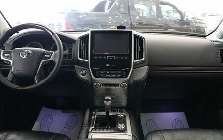Toyota Land Cruiser 200, 2017 год, 8 300 000 рублей, 15 фотография