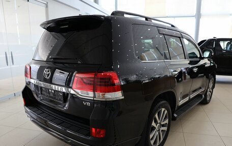 Toyota Land Cruiser 200, 2017 год, 8 300 000 рублей, 5 фотография