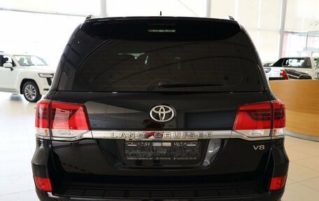 Toyota Land Cruiser 200, 2017 год, 8 300 000 рублей, 6 фотография