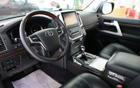 Toyota Land Cruiser 200, 2017 год, 8 300 000 рублей, 17 фотография