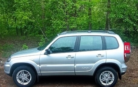 Chevrolet Niva I рестайлинг, 2017 год, 790 000 рублей, 2 фотография