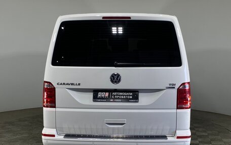 Volkswagen Caravelle T6 рестайлинг, 2015 год, 2 899 000 рублей, 6 фотография