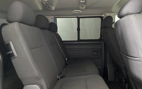 Volkswagen Caravelle T6 рестайлинг, 2015 год, 2 899 000 рублей, 19 фотография