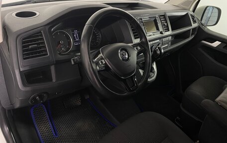 Volkswagen Caravelle T6 рестайлинг, 2015 год, 2 899 000 рублей, 15 фотография