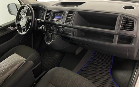 Volkswagen Caravelle T6 рестайлинг, 2015 год, 2 899 000 рублей, 13 фотография