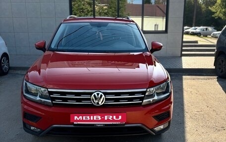 Volkswagen Tiguan II, 2019 год, 2 600 000 рублей, 2 фотография