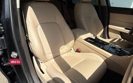 Jaguar F-Pace, 2018 год, 2 700 000 рублей, 16 фотография