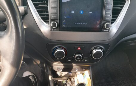 Hyundai Solaris II рестайлинг, 2017 год, 1 200 000 рублей, 5 фотография