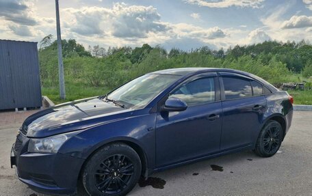 Chevrolet Cruze II, 2010 год, 700 000 рублей, 1 фотография