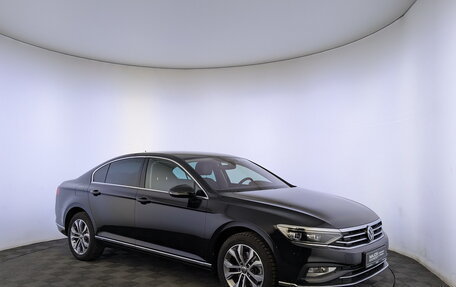 Volkswagen Passat B8 рестайлинг, 2021 год, 2 995 000 рублей, 3 фотография