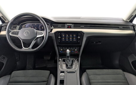Volkswagen Passat B8 рестайлинг, 2021 год, 2 995 000 рублей, 26 фотография