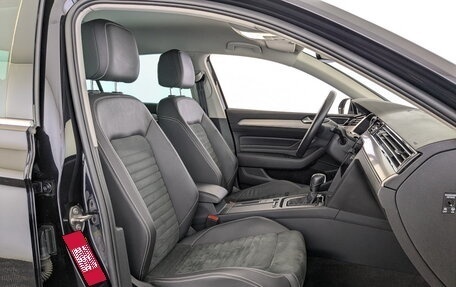 Volkswagen Passat B8 рестайлинг, 2021 год, 2 995 000 рублей, 24 фотография
