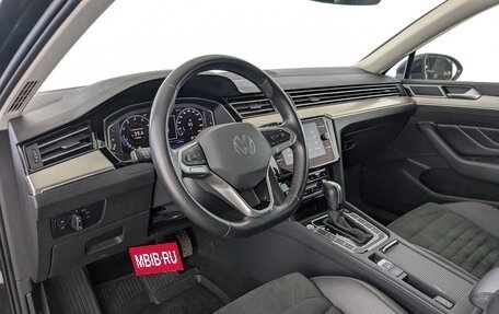 Volkswagen Passat B8 рестайлинг, 2021 год, 2 995 000 рублей, 20 фотография