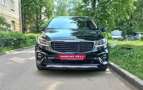 KIA Carnival III, 2019 год, 3 000 000 рублей, 2 фотография