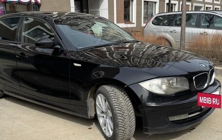 BMW 1 серия, 2007 год, 800 000 рублей, 4 фотография