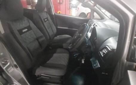 Toyota Ractis II, 2010 год, 730 000 рублей, 6 фотография