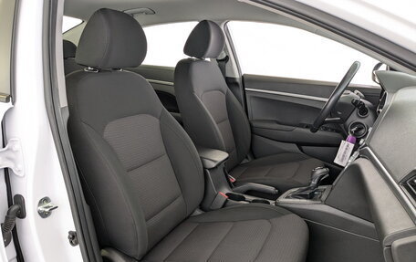 Hyundai Elantra VI рестайлинг, 2020 год, 1 900 000 рублей, 16 фотография