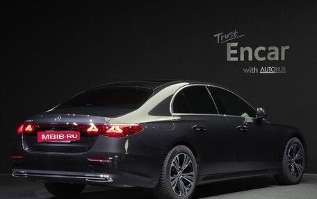 Mercedes-Benz E-Класс, 2025 год, 6 300 000 рублей, 4 фотография