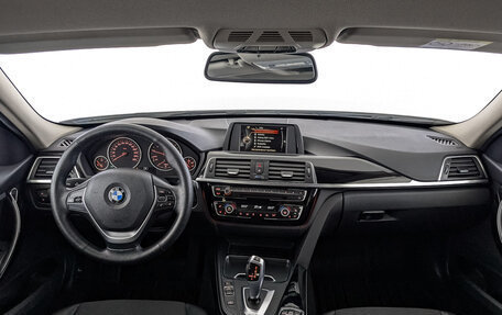 BMW 3 серия, 2016 год, 1 890 000 рублей, 14 фотография