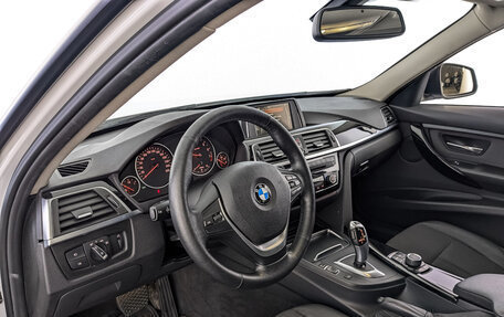 BMW 3 серия, 2016 год, 1 890 000 рублей, 15 фотография