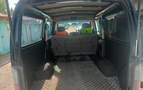 Nissan Caravan IV, 2005 год, 670 000 рублей, 2 фотография
