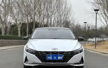 Hyundai Elantra, 2022 год, 1 450 000 рублей, 2 фотография
