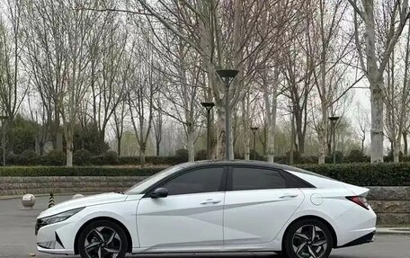 Hyundai Elantra, 2022 год, 1 450 000 рублей, 6 фотография