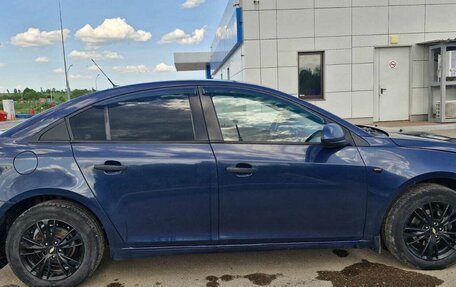 Chevrolet Cruze II, 2010 год, 700 000 рублей, 3 фотография