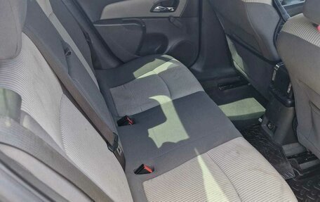 Chevrolet Cruze II, 2010 год, 700 000 рублей, 16 фотография