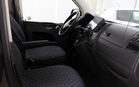 Volkswagen Caravelle T5, 2005 год, 1 150 000 рублей, 2 фотография