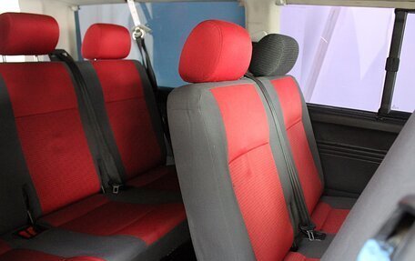 Volkswagen Caravelle T5, 2005 год, 1 150 000 рублей, 10 фотография