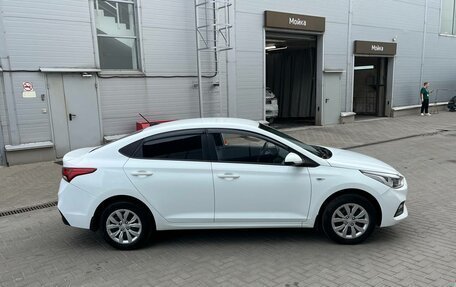 Hyundai Solaris II рестайлинг, 2018 год, 1 350 000 рублей, 4 фотография