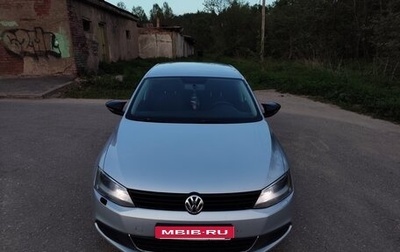 Volkswagen Jetta VI, 2013 год, 1 100 000 рублей, 1 фотография