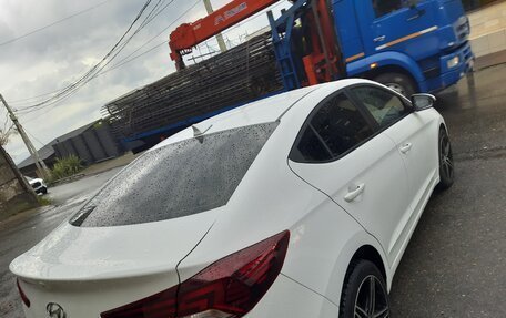 Hyundai Elantra VI рестайлинг, 2019 год, 1 300 000 рублей, 4 фотография