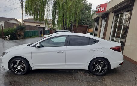 Hyundai Elantra VI рестайлинг, 2019 год, 1 300 000 рублей, 6 фотография