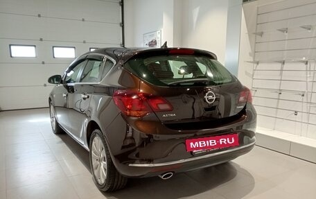Opel Astra J, 2013 год, 879 000 рублей, 6 фотография