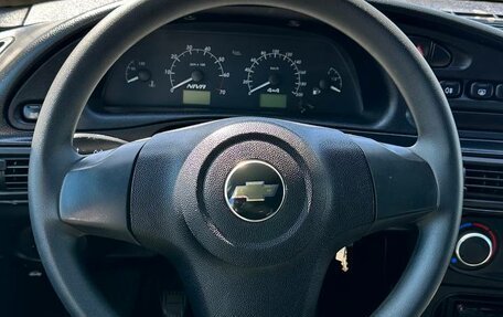Chevrolet Niva I рестайлинг, 2017 год, 820 000 рублей, 4 фотография