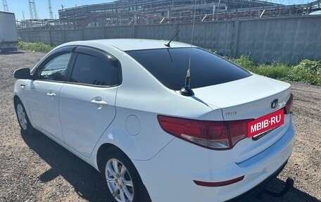 KIA Rio III рестайлинг, 2015 год, 1 000 000 рублей, 4 фотография