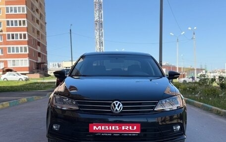 Volkswagen Jetta VI, 2017 год, 1 180 000 рублей, 2 фотография